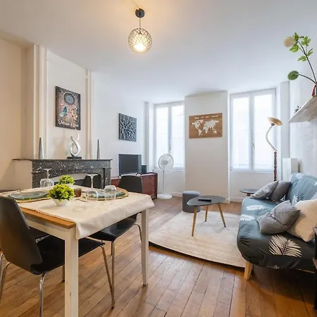 Apartment Cocon Poyol Bois, Wifi En Hyper Centre Montelimar